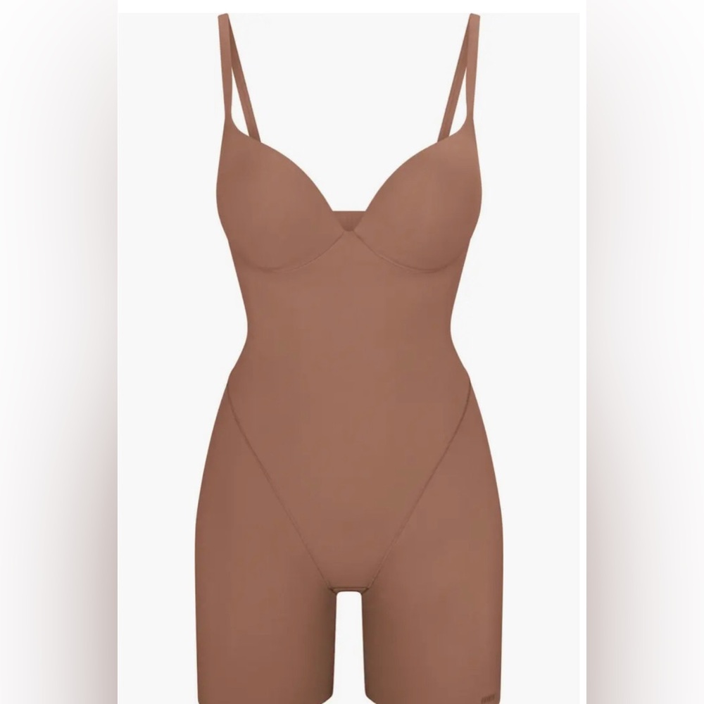 🤎NWT✨SKIMS Ultimate Mid Thigh Bodysuit Clay Brown Size Small🤎 - Picture 4 of 8